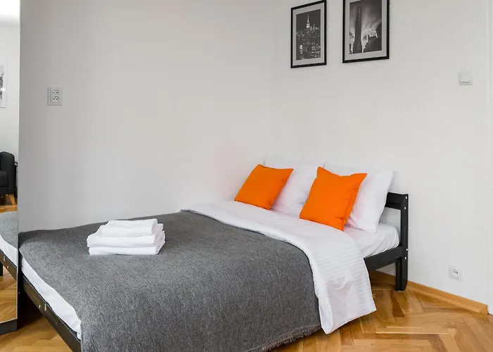 Bokserska Homely By Bookinghost