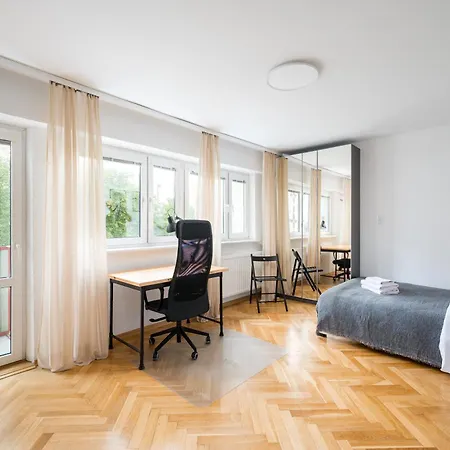 Bokserska Homely By Bookinghost *